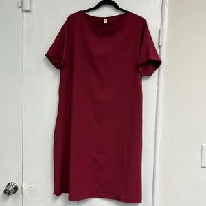 Plus size burgundy red dress size 5X fits size 2X new in excellent condition